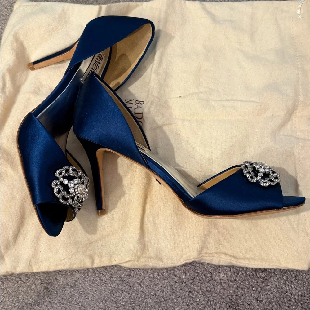 Badgley Mischka Blue Satin Heels with Crystal Embellishments - NWOT - Picture 5 of 5